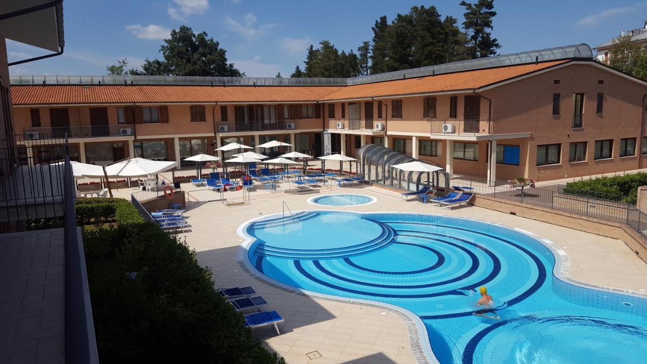 Residence Terme Di San Giacomo Sarnano Exterior foto